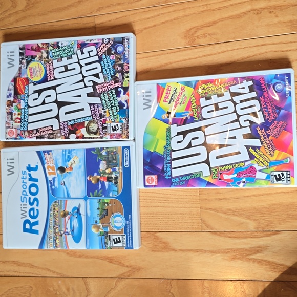 Nintendo Wii + 3 Wii Games Wii Sport Resorts, Just Dance 2014 & 2015. NO REMOTES - Picture 15 of 16